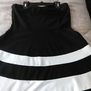Mini strapless black and white dress